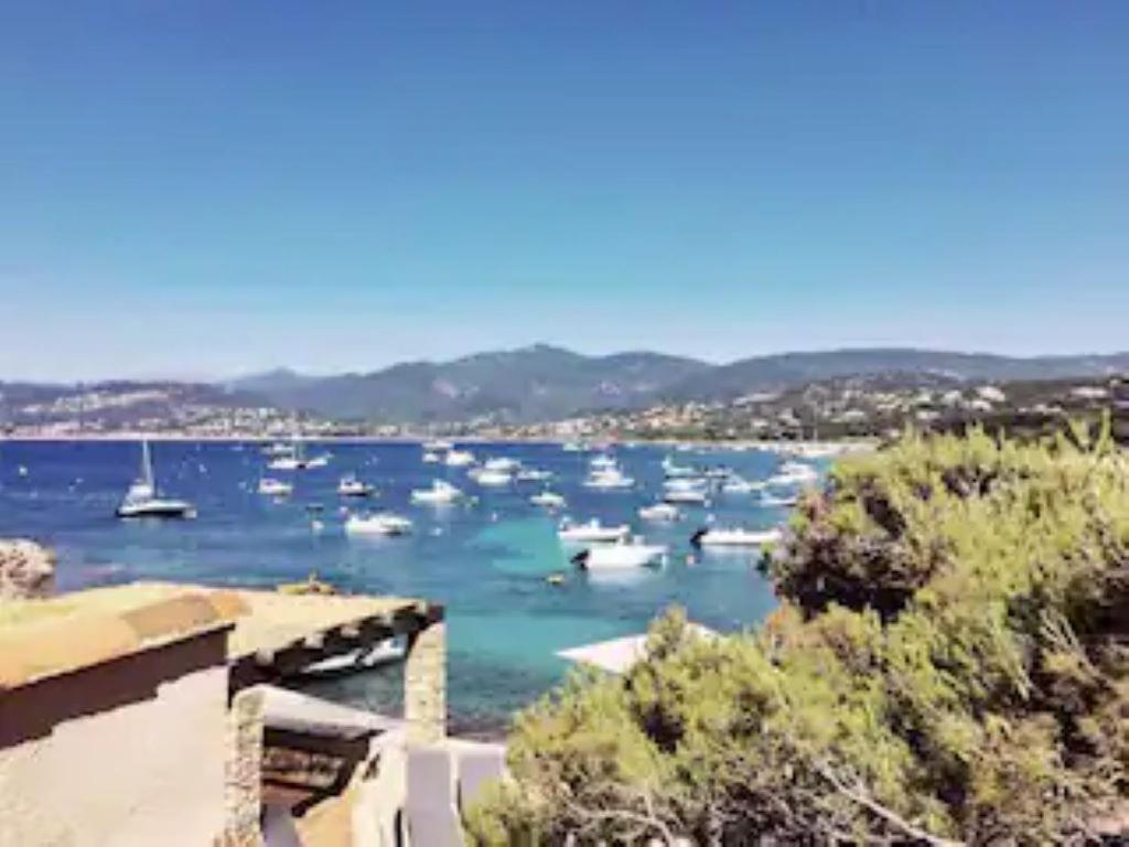 ISOLELLA , villa pieds dans l'eau Pietrosella Dış mekan fotoğraf